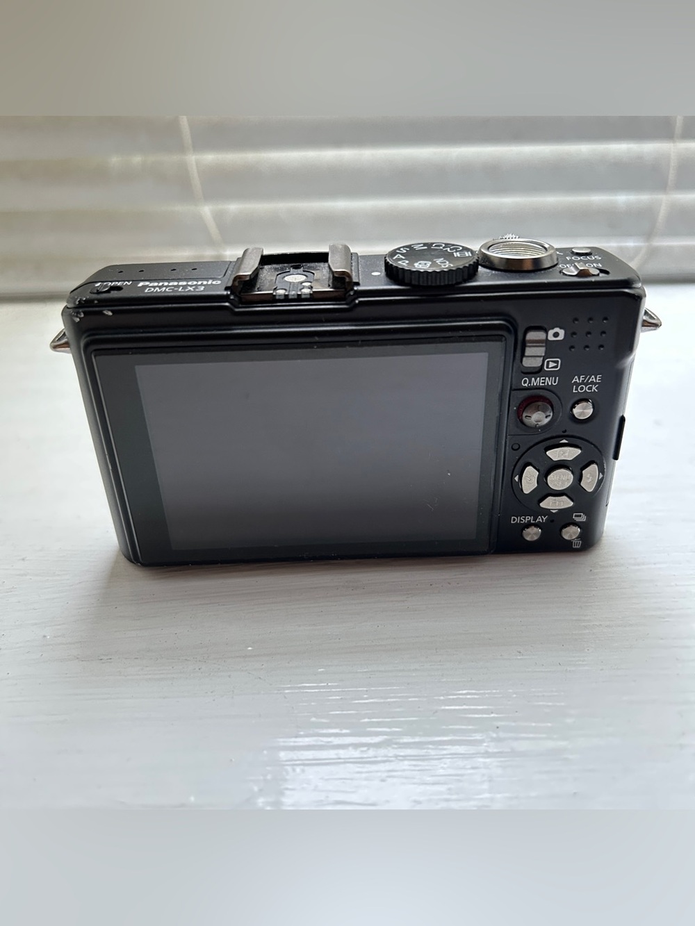 Panasonic LUMIX DMC-LX3 Compact Digital Camera - Black - Picture 7 of 10